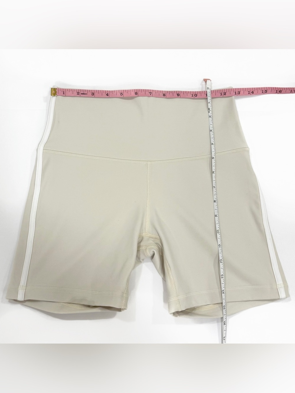 Lululemon athletica High-Rise Bike Shorts with Side Stripe in Bone | Size 8 - Picture 8 of 8